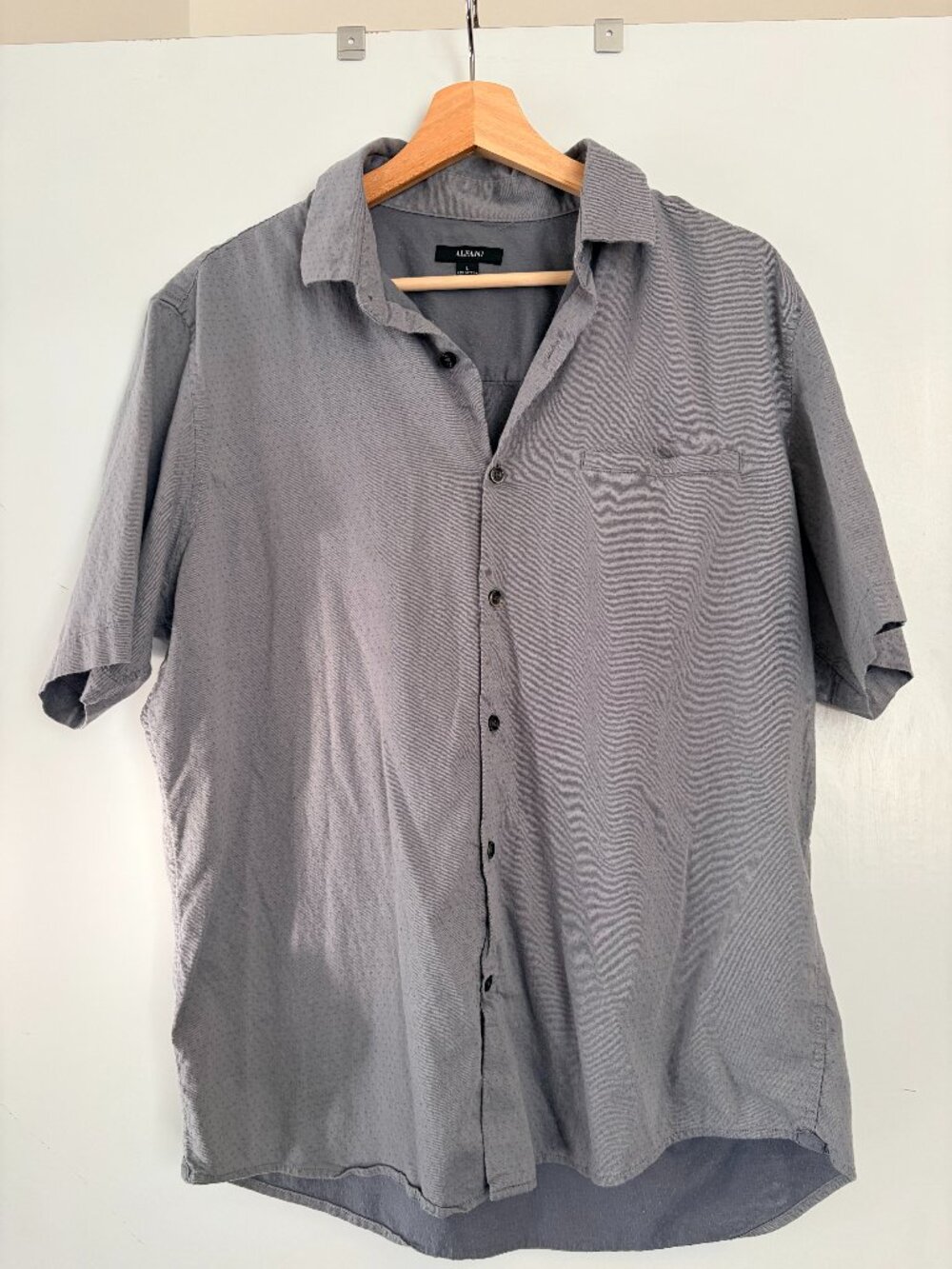 Alfani grey dot textured cotton button up t-shirt size L